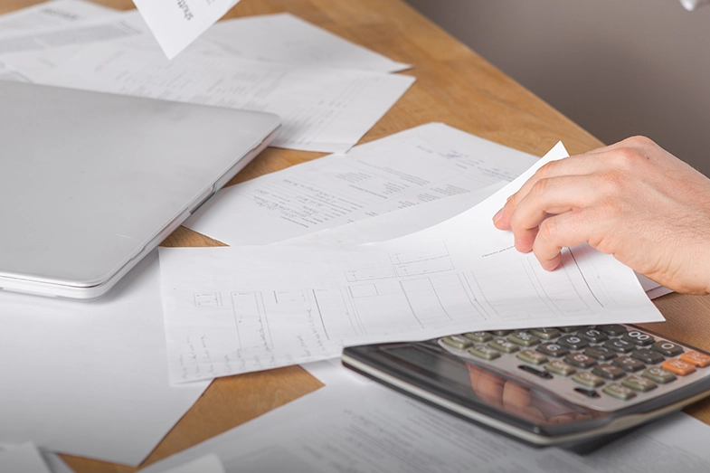 Calcular el ISR y el IVA para los impuestos del SAT